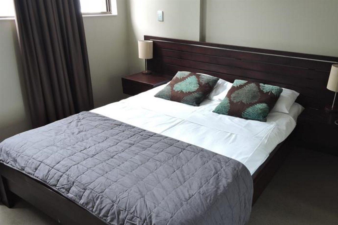 President Holiday Apartments - Absolute Beachfront 골드코스트 외부 사진