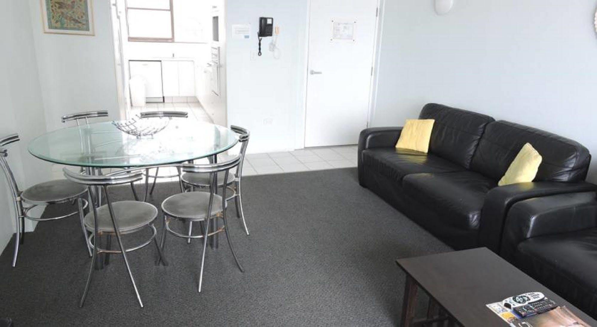 President Holiday Apartments - Absolute Beachfront 골드코스트 외부 사진