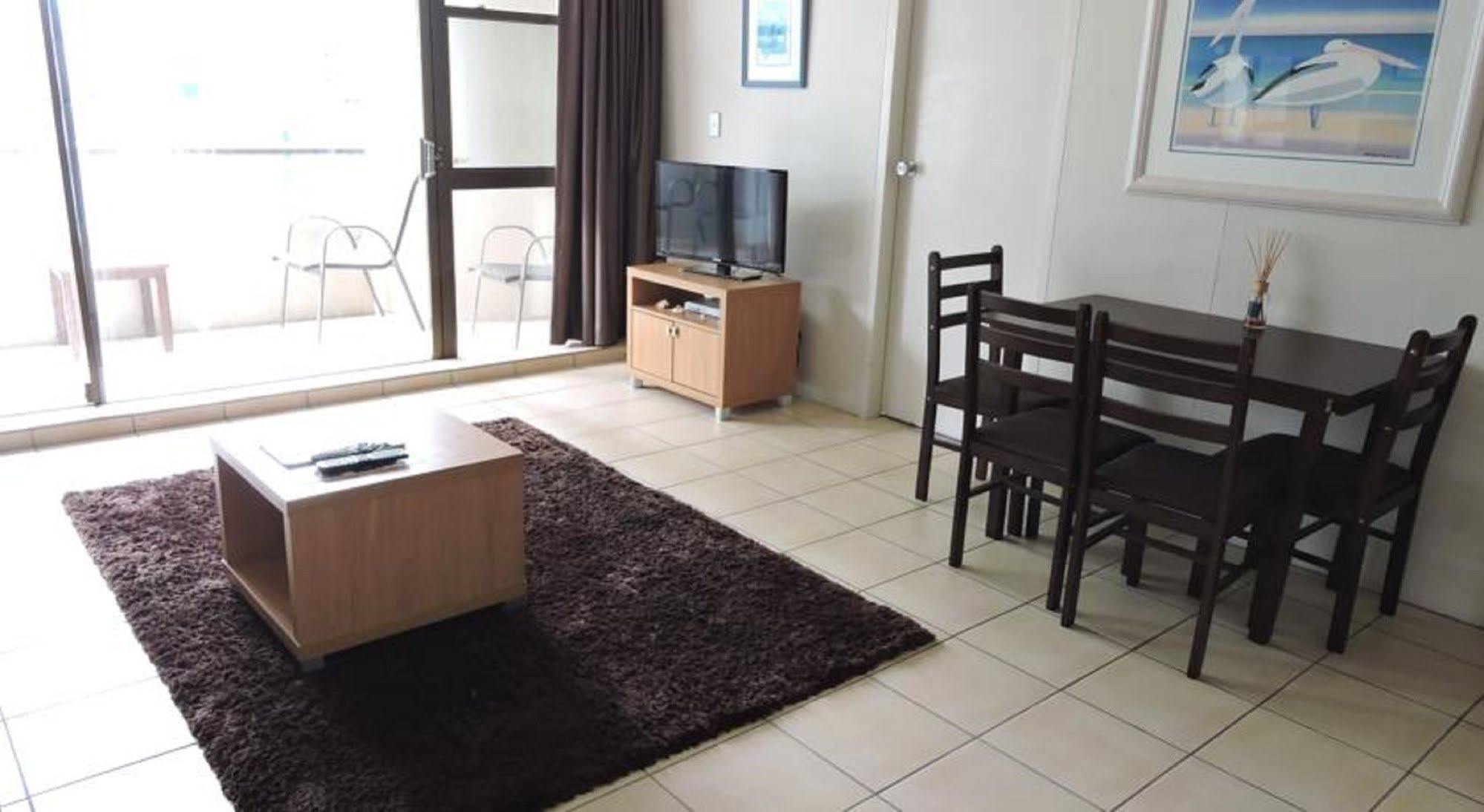 President Holiday Apartments - Absolute Beachfront 골드코스트 외부 사진