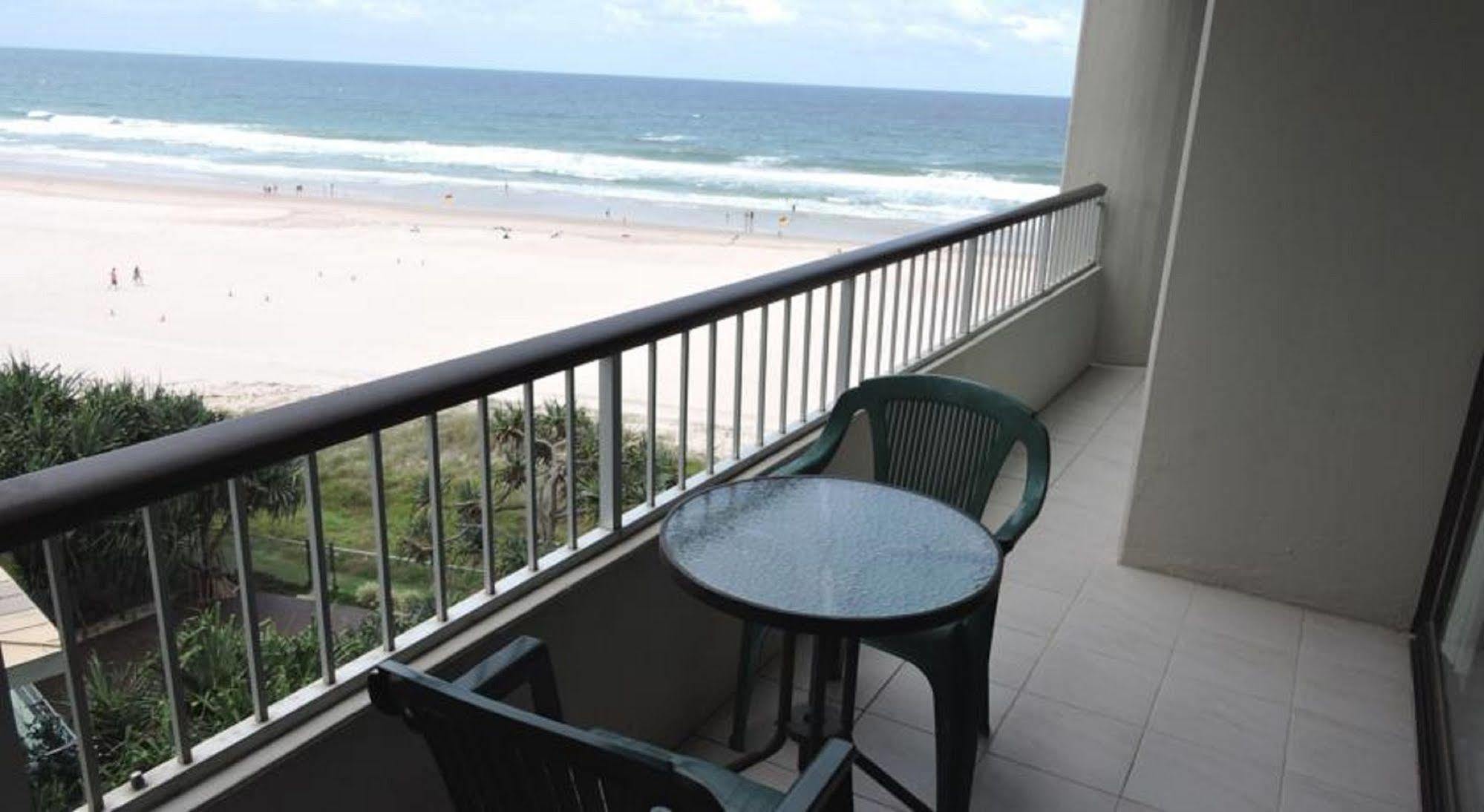 President Holiday Apartments - Absolute Beachfront 골드코스트 외부 사진