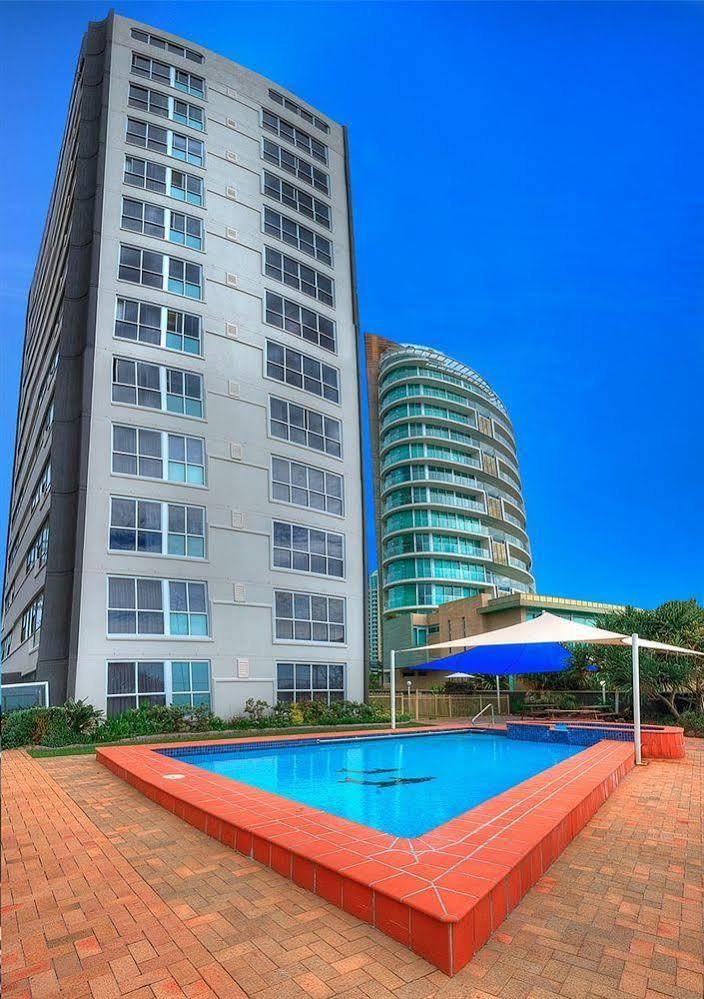 President Holiday Apartments - Absolute Beachfront 골드코스트 외부 사진